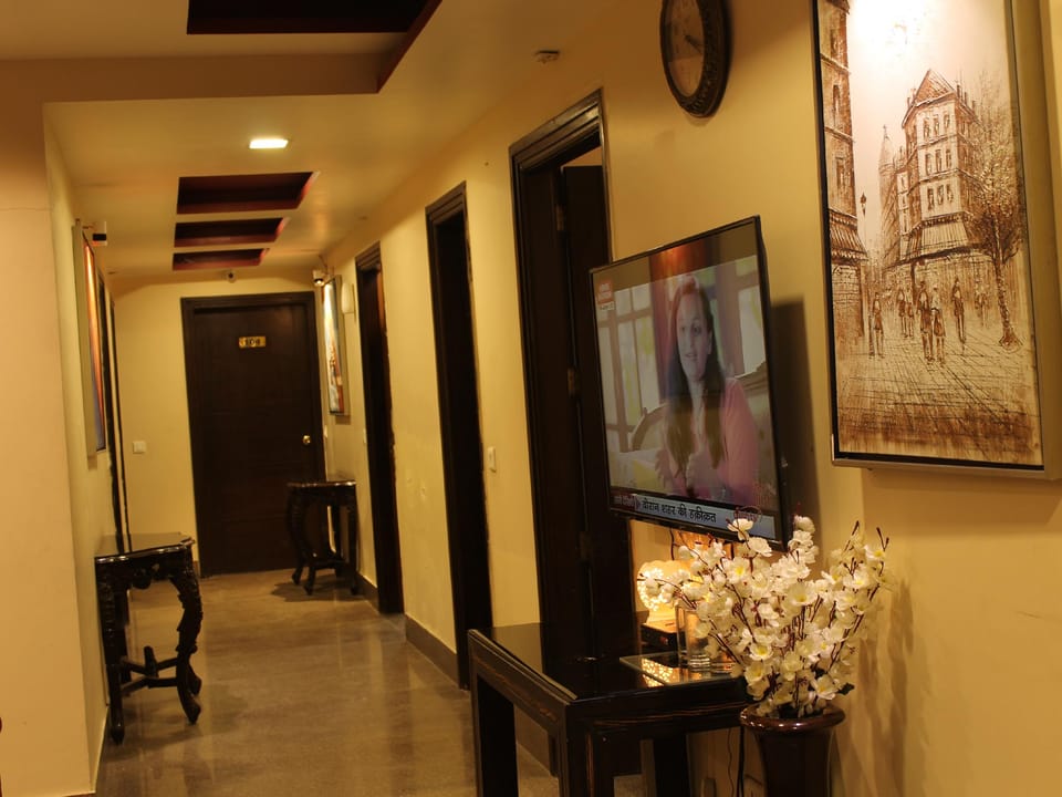 Karan Holidays Hotel in Delhi