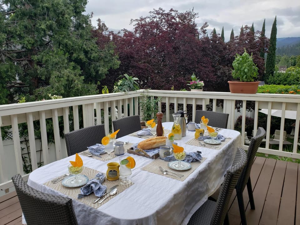 Bayberry Inn B&B and Oregon Wellness Retreat Hotel in Ashland