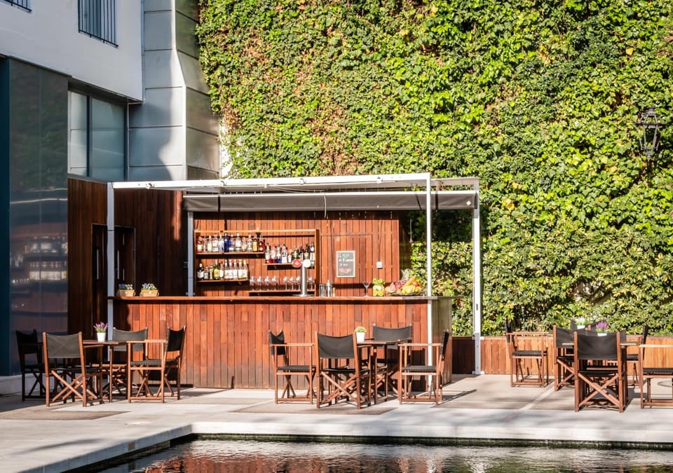 Bar/lounge