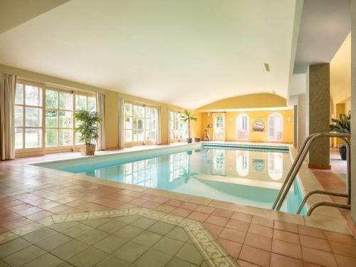 Beautiful Villa in Drunen with Private Heated Pool Hotel in North Brabant (province)
