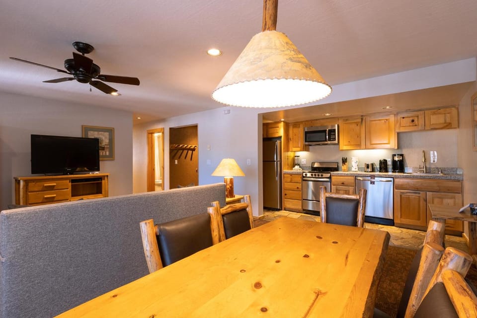 Red Wolf Lodge at Olympic Valley Lodge in Palisades Tahoe (Olympic Valley)