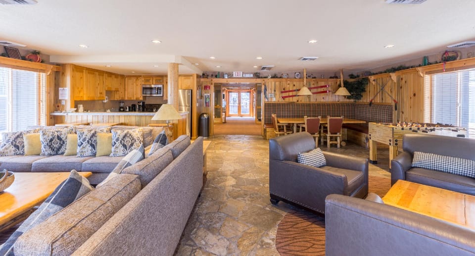 Red Wolf Lodge at Olympic Valley Lodge in Palisades Tahoe (Olympic Valley)