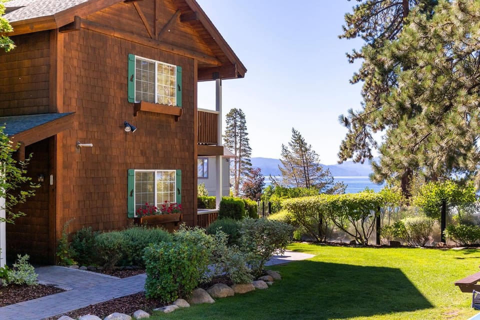 Red Wolf Lakeside Lodge Lodge in Tahoe Vista