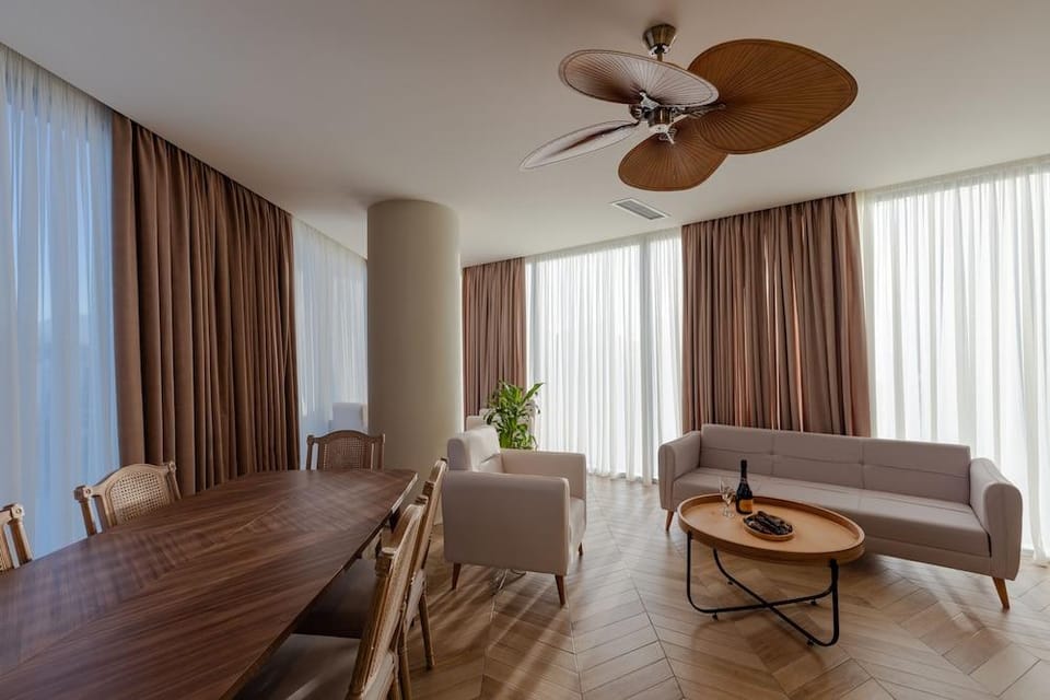MiraMar Luxury Residences Hotel in Batumi