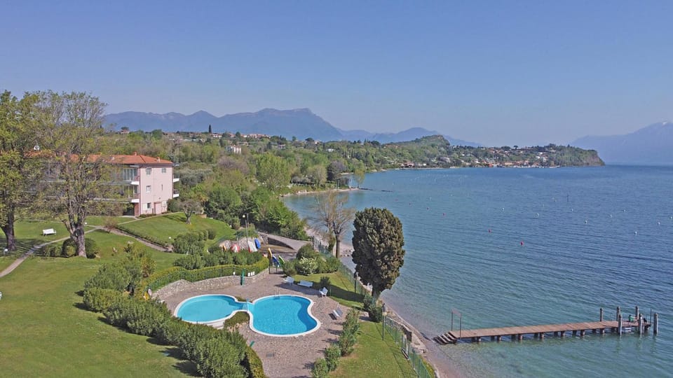 San Sivino Apartments with pool by Wonderful Italy Hotel in Manerba del Garda