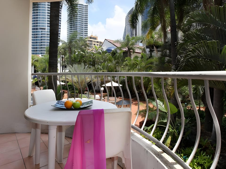 St Tropez Resort Resort in Surfers Paradise Boulevard