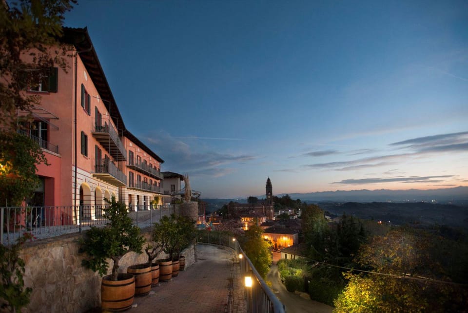 Felicin - Palazzo Boeri Panoramic Suites Apartment hotel in Monforte d'Alba