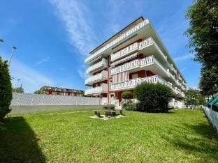 Amazing apartment for 6 people with swimming pool Hotel in Porto Santa Margherita