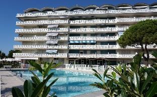 Beautiful Apartment-pool-ac for 4 people Hotel in Porto Santa Margherita