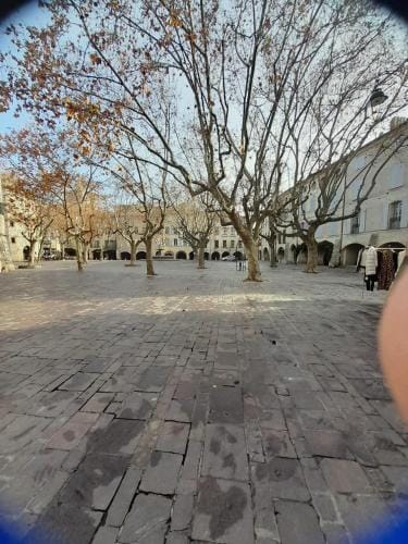 Petit cocon en plein centre historique d'Uzes - Place aux herbes en zone pietonniere Hotel in Uzes