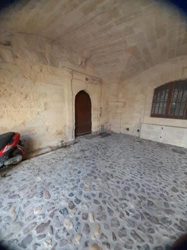 Petit cocon en plein centre historique d'Uzes - Place aux herbes en zone pietonniere Hotel in Uzes