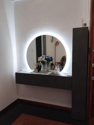 LA LANTERNA DI ANGELO rent rooms and apartments free parking on the street front Hotel in Genoa