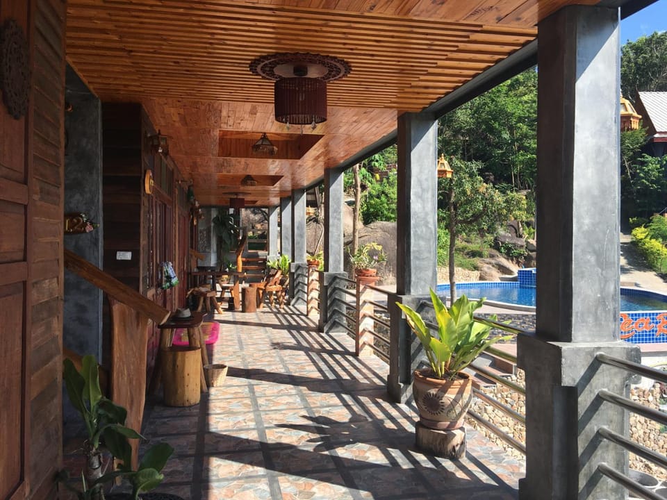 Sea Rock Hotel Resort in Ko Pha-ngan Sub-district