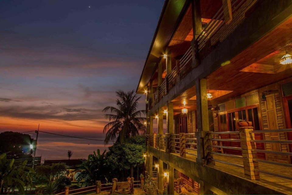 Sea Rock Hotel Resort in Ko Pha-ngan Sub-district