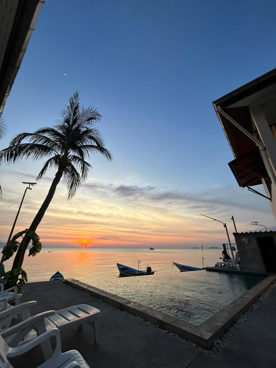 Rin Bay View Bungalow & Restaurant Hotel in Ban Tai