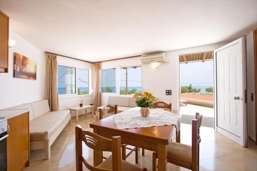 Mythos Beach Hotel Apartment hotel in Crete