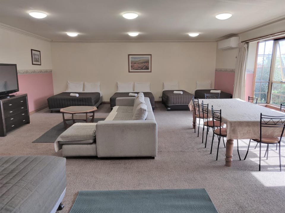 St. Georges Motor Inn Motel in Melbourne