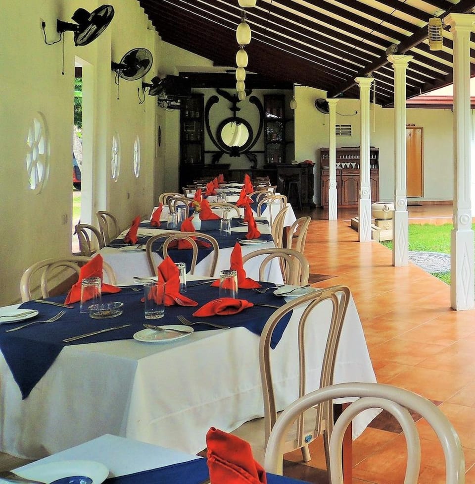 AIRPORT GREEN VIEW HOTEL Apartment hotel in Western Province