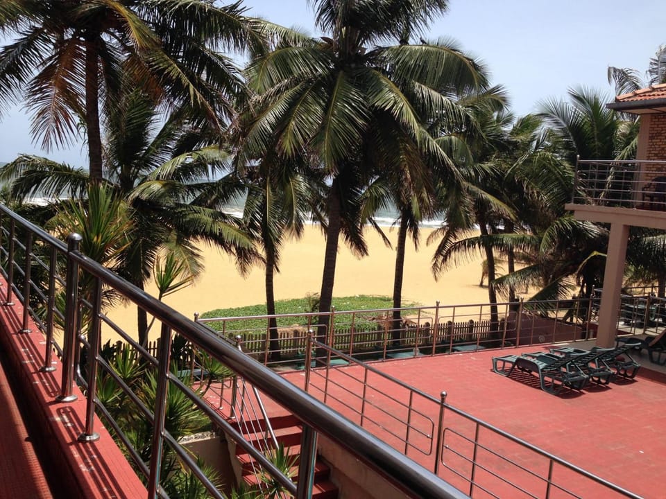 Oasis Beach Resort Hotel in Negombo