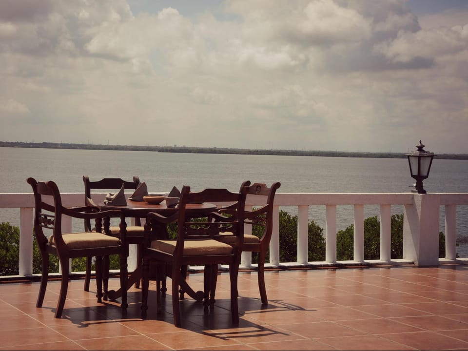 Hotel Lagoon Paradise Resort in Negombo