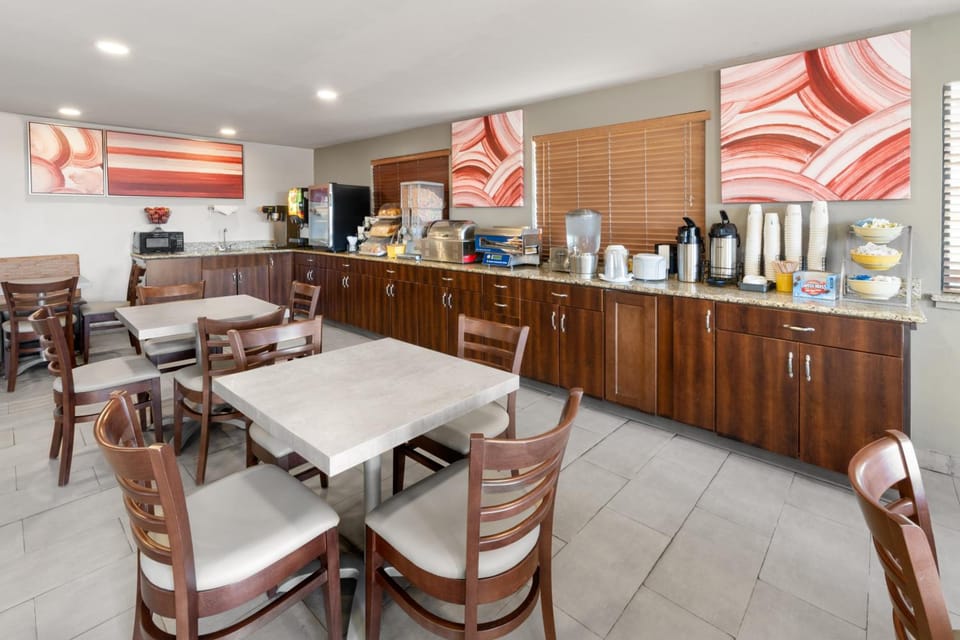 SYLO Hotel Denver Airport, a Ramada by Wyndham Hotel in Aurora