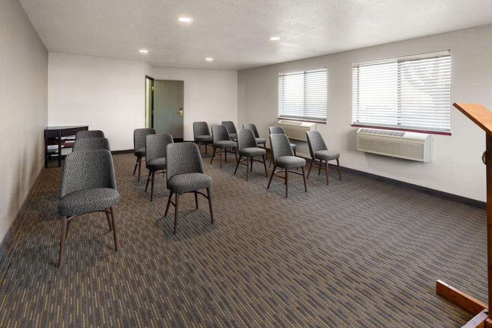 SYLO Hotel Denver Airport, a Ramada by Wyndham Hotel in Aurora