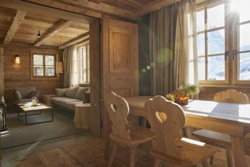 Berghuus Radons Hotel in Canton of Grisons