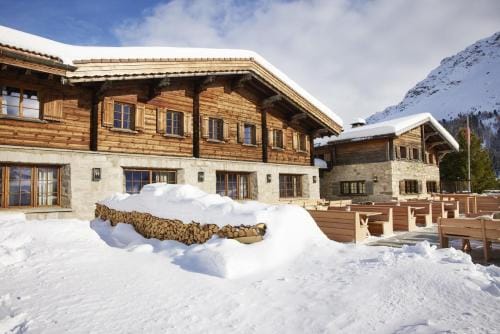 Berghuus Radons Hotel in Canton of Grisons