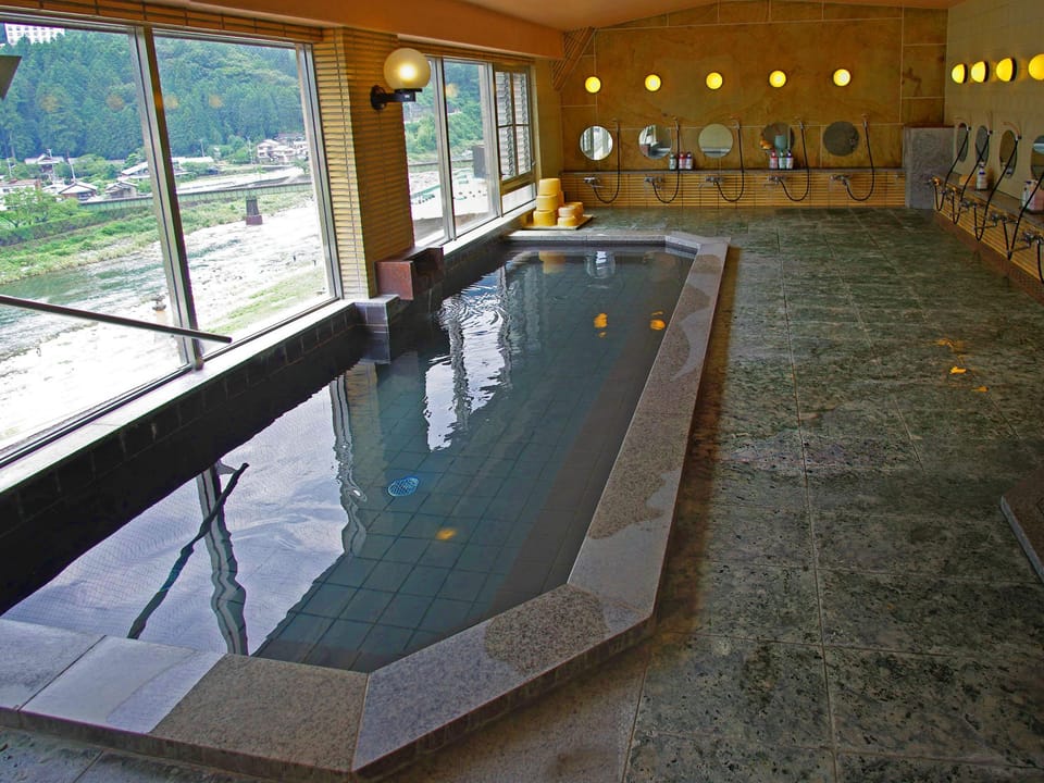 Gero Onsen Fugaku Hotel in Tokyo Prefecture