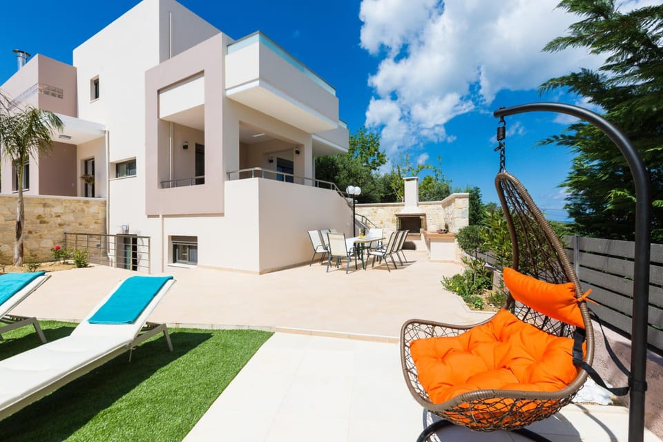 Peris Villa Hotel in Crete