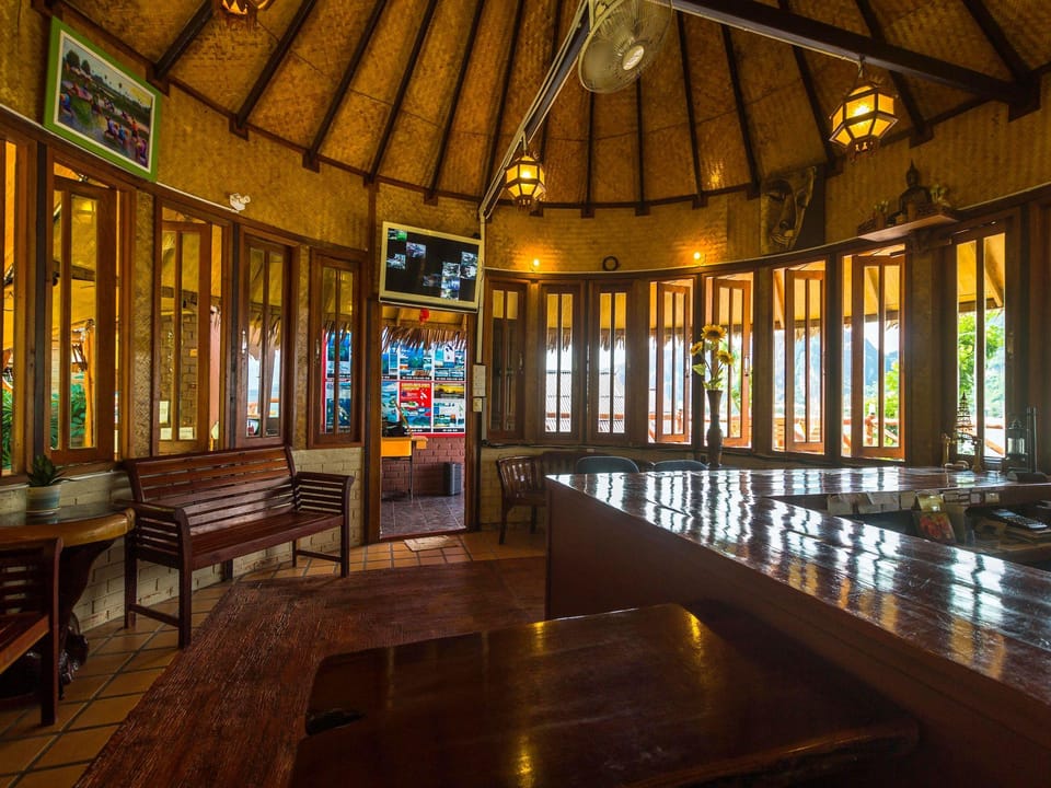 Phuphaya Seaview Resort - Adults Only Resort in Krabi Changwat