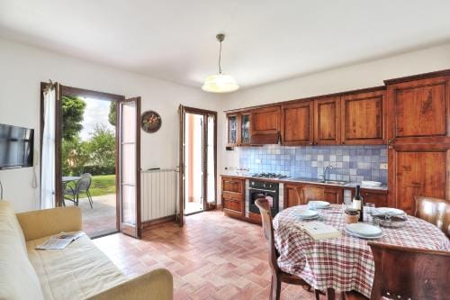 Borgo San Pecoraio Residence  Hotel in Tuscany