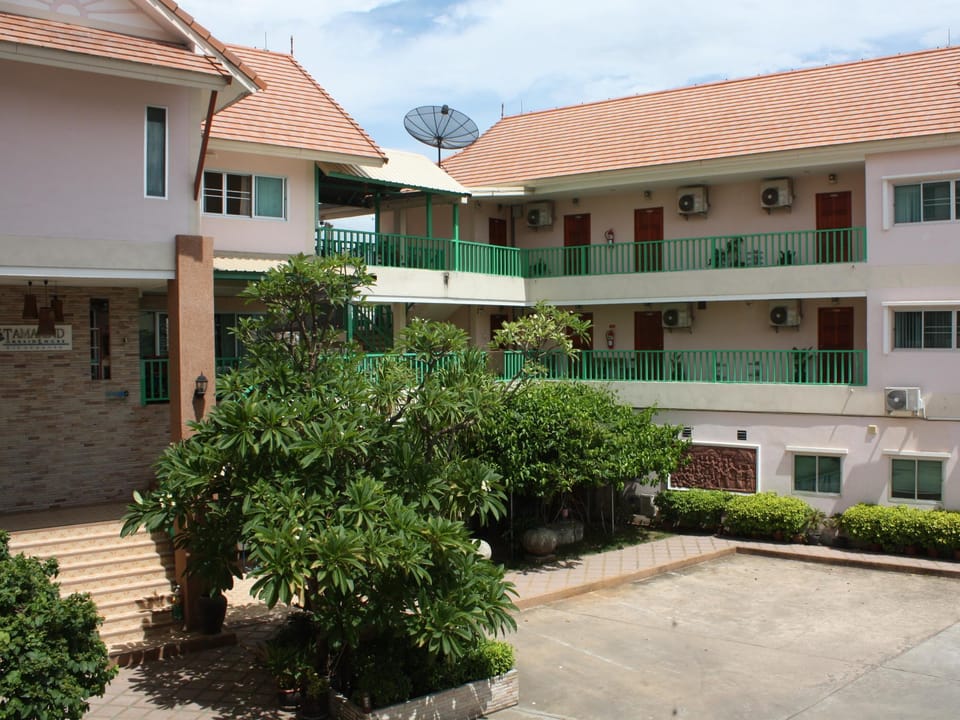 Tamarind Residences Serviced Apartment Apartment hotel in Laos