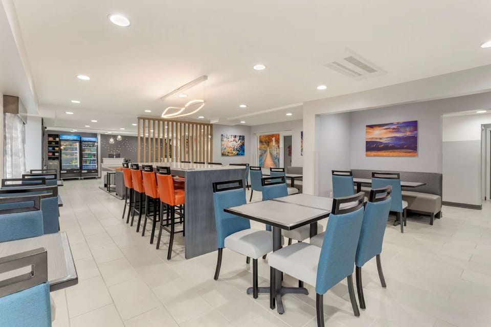Best Western Plus Cleveland Inn & Suites Hotel in Cleveland