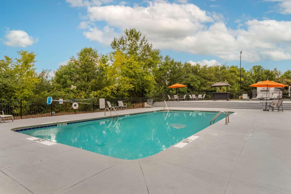 Best Western Plus Cleveland Inn & Suites Hotel in Cleveland