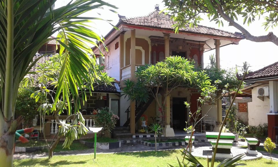 Puri Mandhara Lovina Hotel in Buleleng