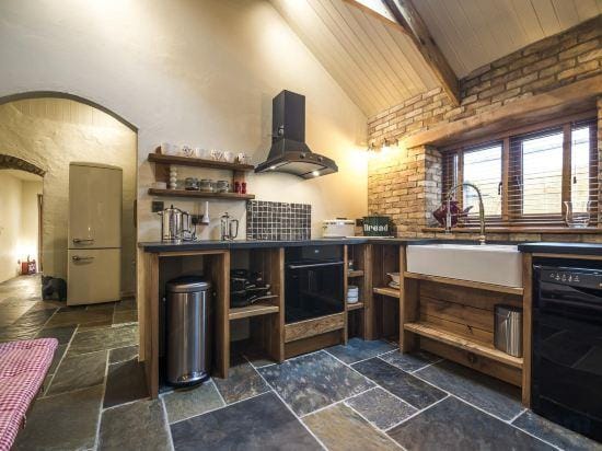 Lavender - Luxurious Barn Conversion Hotel in Wales