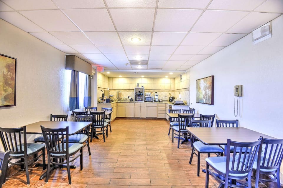 SureStay by Best Western Ottawa Hotel in Ozark Mountains
