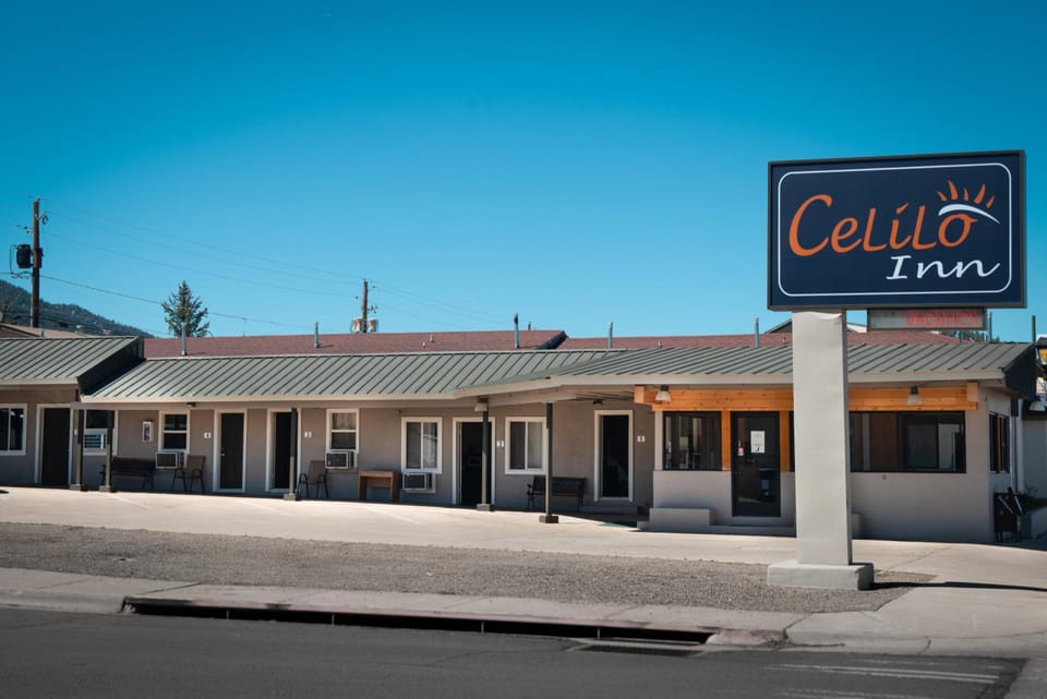 Celilo Inn Motel in Williams