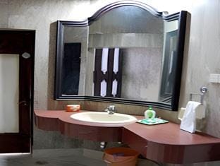 Hotel Meadows Inn Inn in Lucknow