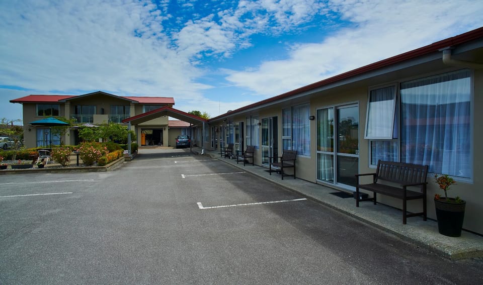 Aachen Place Motel Motel in West Coast