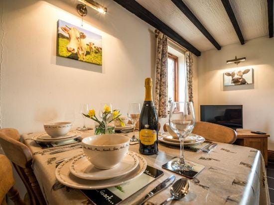 The Brambles - 2 Bedroom Cottage - Llanteg Hotel in Amroth