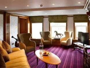 Lensbury Resort Hotel in Richmond