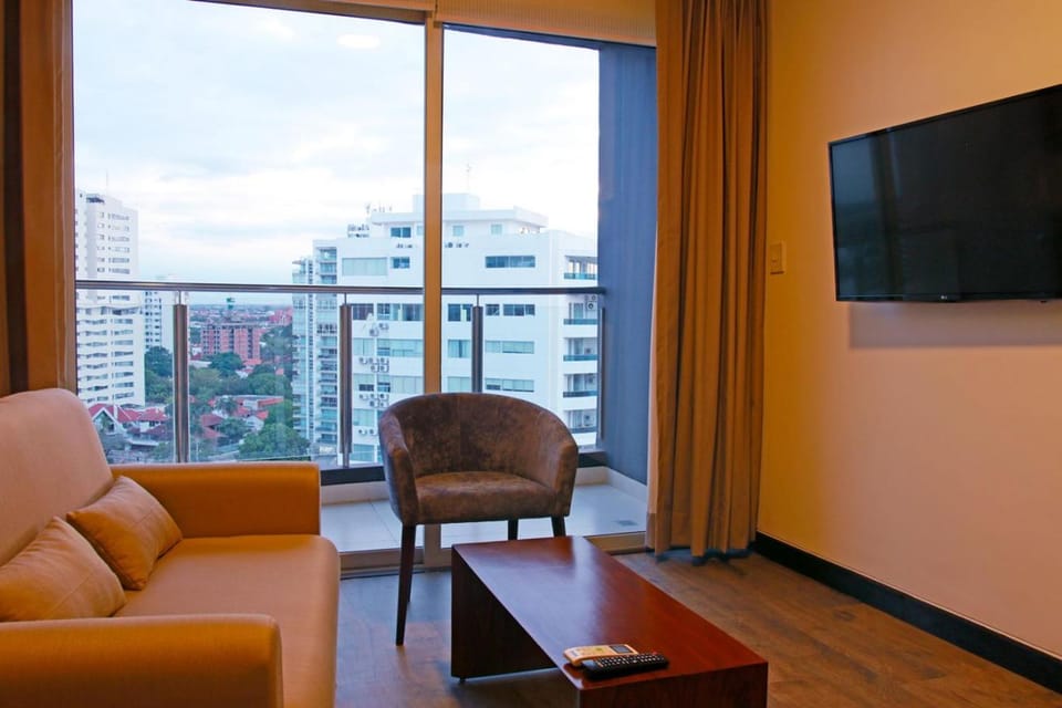 Shared lounge/TV area