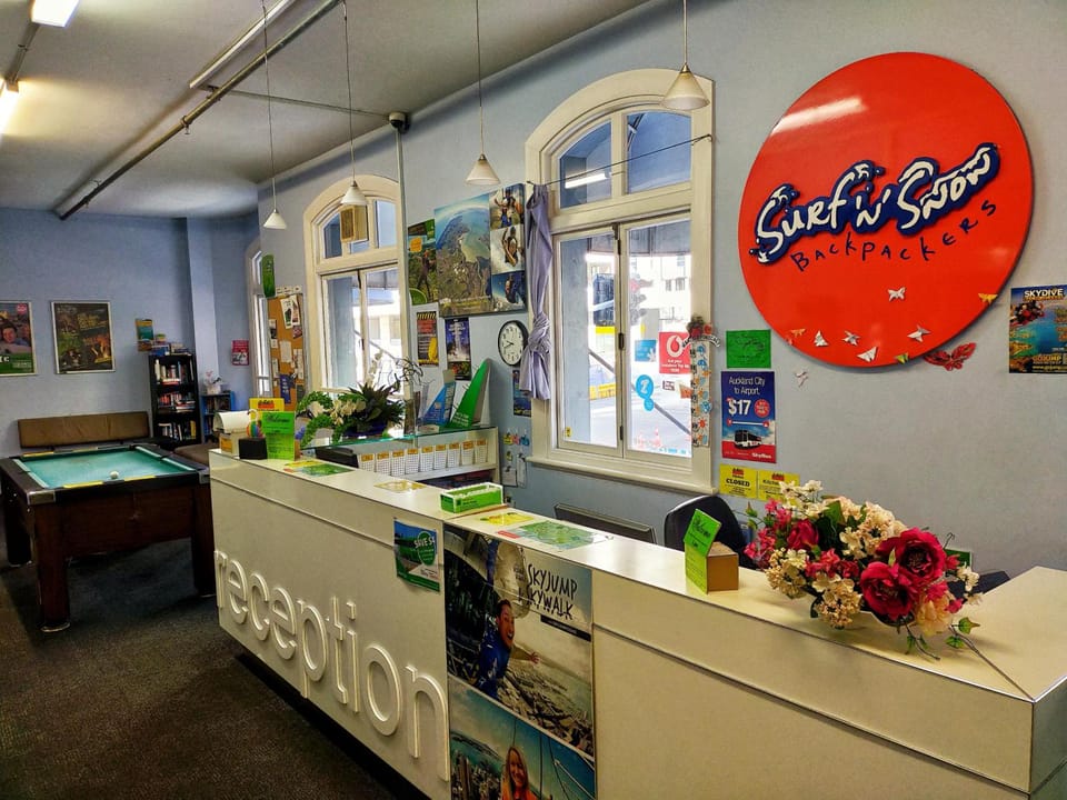 Surf 'n' Snow Backpackers Hostel in Auckland