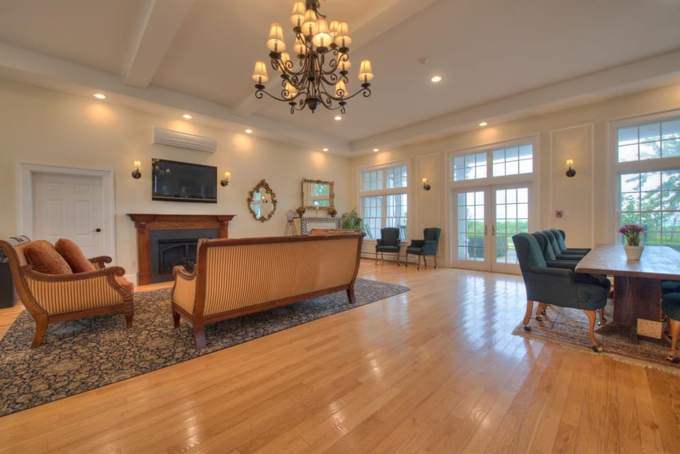 Shared lounge/TV area