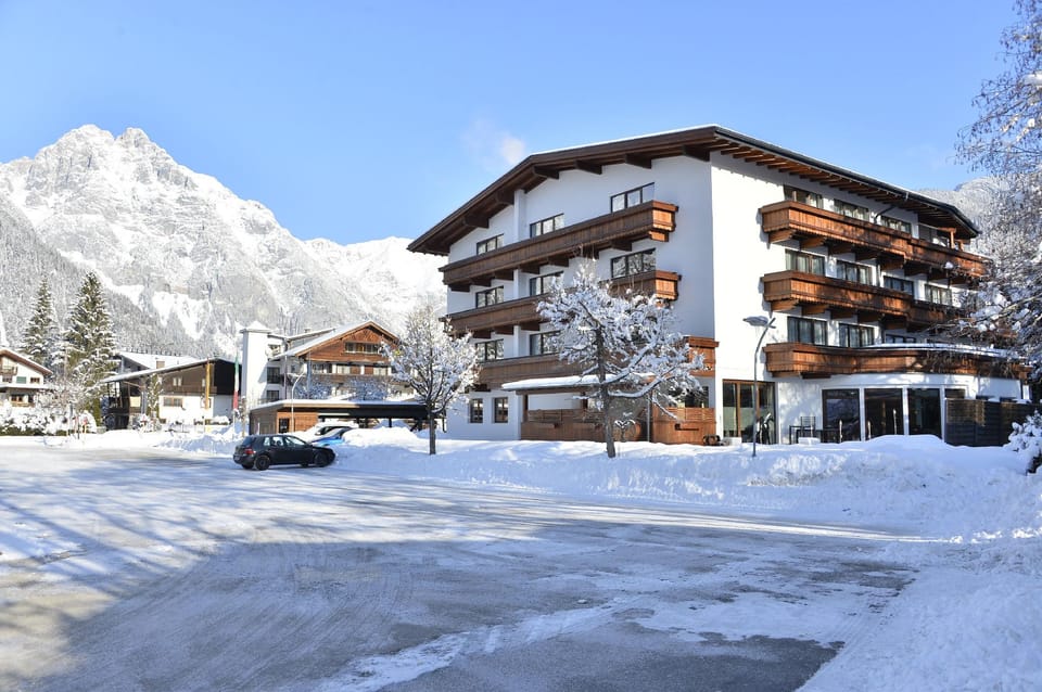 Hotel Alpennest Hotel in Tyrol