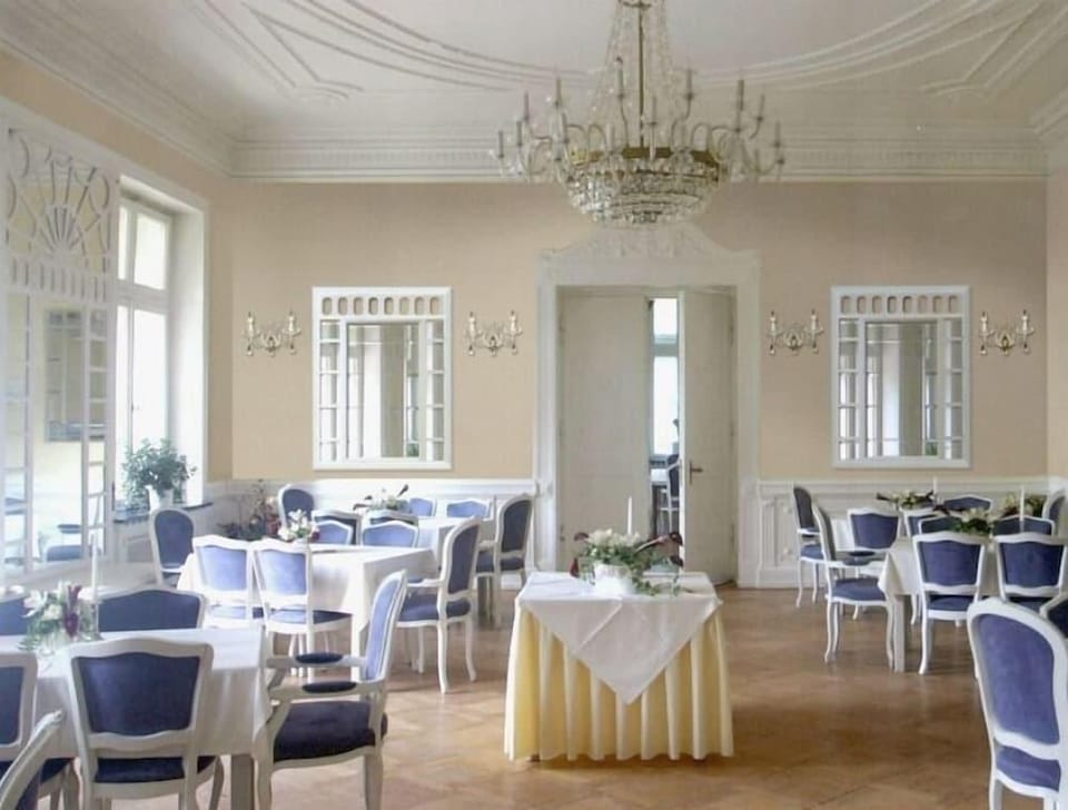 Schloss Hotel Wolfsbrunnen Hotel in Thuringia, Germany
