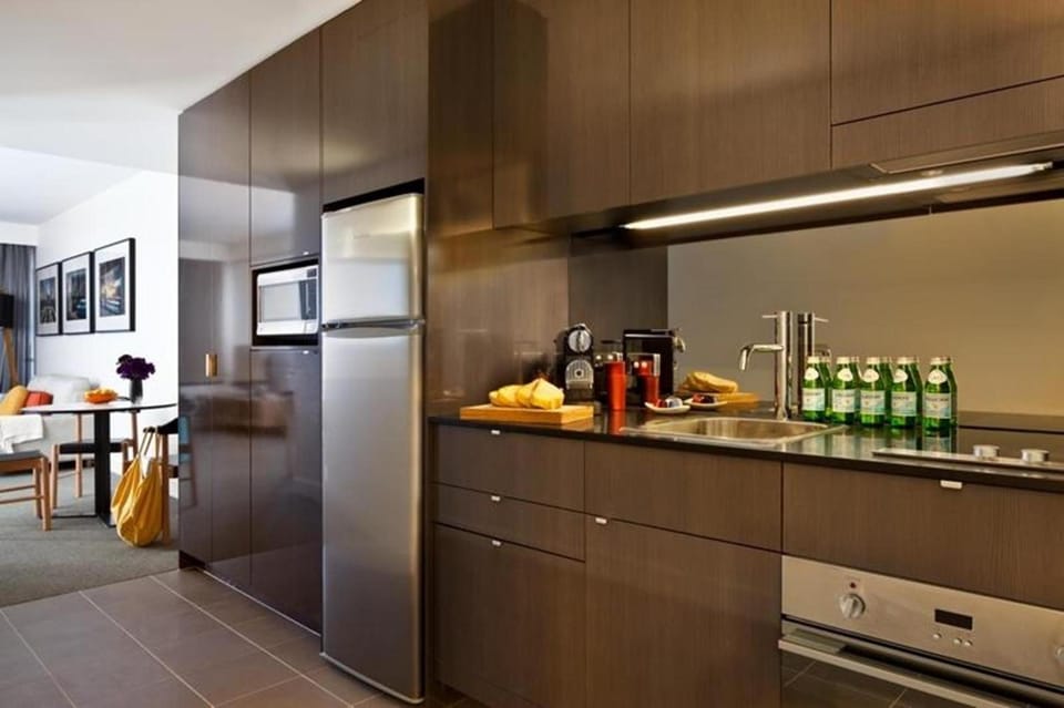 East Hotel and Apartments Apartment hotel in Canberra