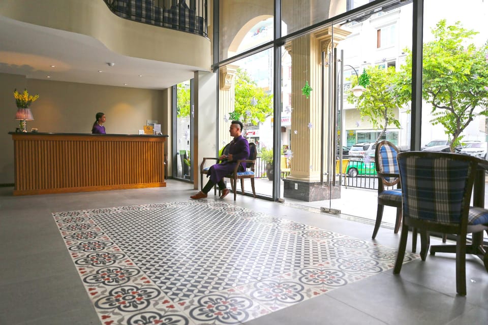 Bizu Royal Hotel Hotel in Ho Chi Minh City